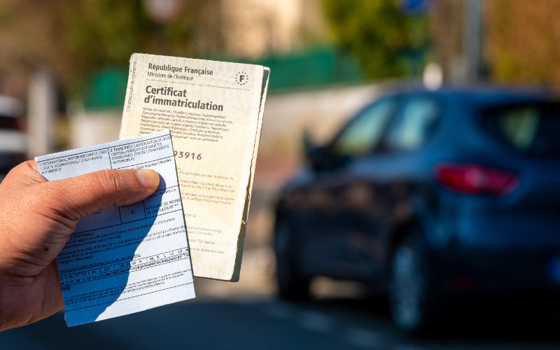 Souscription immédiate assurance provisoire avec permis de conduire et carte grise