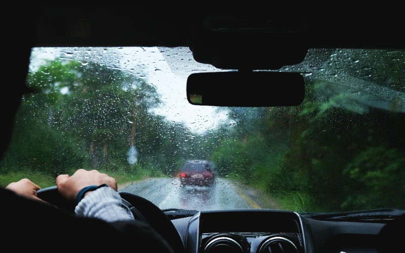 conduire sous la pluie